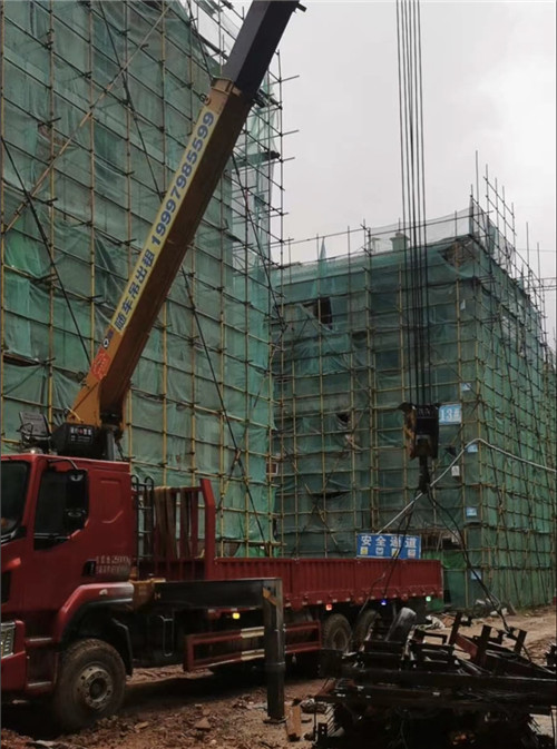 大兴区“慢工细活”—— 吊车的 “微动控制” 技术