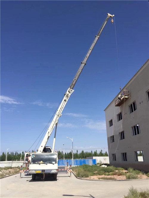 大兴区“轻装强干”—— 吊车的 “轻量化臂架” 技术